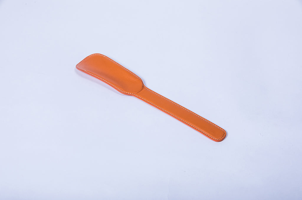 Leather shoehorn
