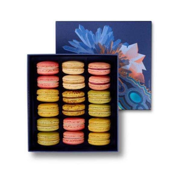 BOX OF 18 MACARONS